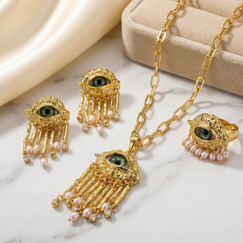 Bijoux All eyes on you