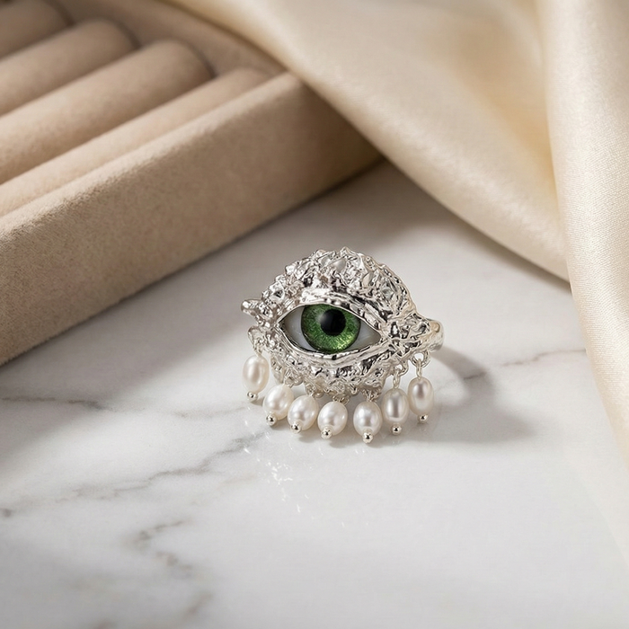 Bijoux All eyes on you