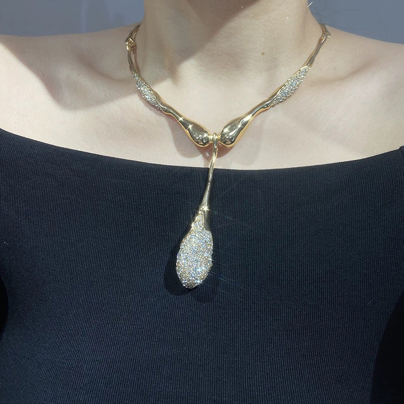 Collier Drop